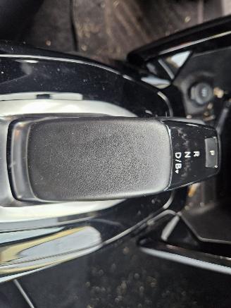 Peugeot e-2008 e-2008 50 kWh MPV  Elektrisch  100kW (136pk) FWD picture 8