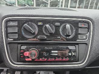 Volkswagen Up! 1.0 12V 60 Hatchback  Benzine 999cc 44kW (60pk) FWD picture 11