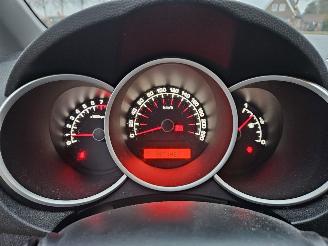 Kia Venga 1.4 CVVT 16V MPV  Benzine 1.396cc 66kW (90pk) FWD picture 13