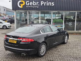 damaged passenger cars Jaguar XF 3.0 V6 24V Sedan 4Dr Benzine 2.967cc 175kW (238pk) RWD 2010/6