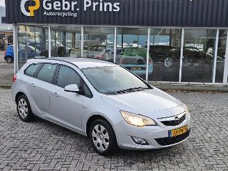 Unfallwagen Opel Astra SPORTS TOURER 1.4 16V ecoFLEX Combi/o  Benzine 1.398cc 74kW (101pk) FWD 2011/2