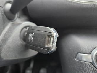 Peugeot 308 1.6 BlueHDi 120 Combi/o 4Dr Diesel 1.560cc 88kW (120pk) FWD picture 14