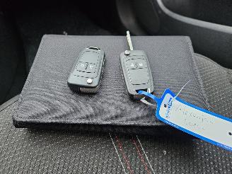 Opel Corsa-E 1.4 16V Hatchback  Benzine 1.398cc 66kW (90pk) FWD picture 13