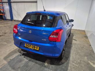 Vaurioauto  passenger cars Suzuki Swift 1.2 Dual Jet 16V Smart Hybrid Hatchback 4Dr Elektrisch Benzine 1.242cc 61kW (83pk) FWD 2021/9