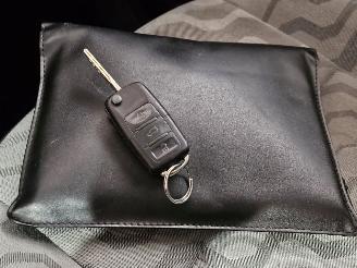 Skoda Fabia 1.4i 16V Combi/o 4Dr Benzine 1.397cc 63kW (86pk) FWD picture 15