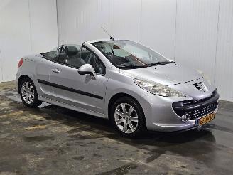 Unfallwagen Peugeot 207 1.6 16V Cabrio  Benzine 1.598cc 88kW (120pk) FWD 2007/7