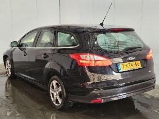 Damaged car Ford Focus 1.6 TDCi ECOnetic Combi/o  Diesel 1.560cc 77kW (105pk) 2013/7