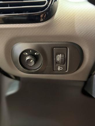Citroën C4 cactus 1.2 PureTech 110 12V Hatchback 4Dr Benzine 1.199cc 81kW (110pk) FWD picture 14