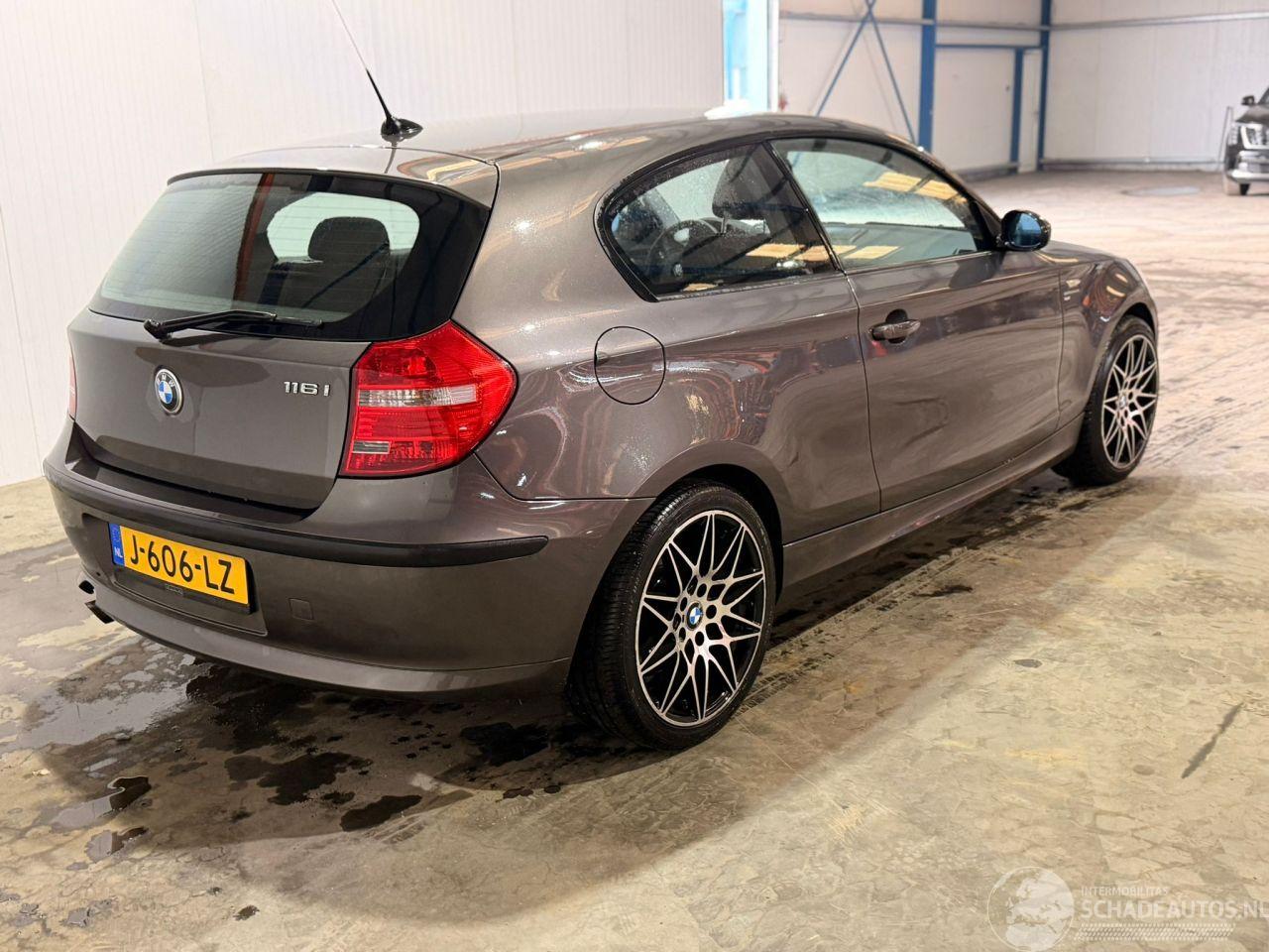 BMW 1-serie 116i 1.6 16V Hatchback 2Dr Benzine 1.597cc 90kW (122pk) RWD