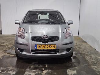 Toyota Yaris 1.3 16V VVT-i Hatchback  Benzine 1.298cc 64kW (87pk) picture 4