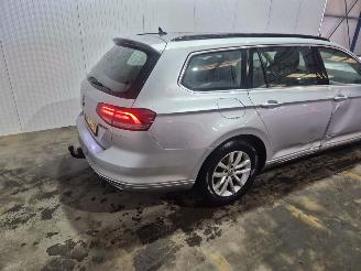 Auto incidentate Volkswagen Passat 1.6 TDI 16V Combi/o  Diesel 1.598cc 88kW (120pk) FWD 2015/11