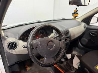 Dacia Sandero 1.2 16V Hatchback  Benzine 1.149cc 55kW (75pk) FWD picture 10