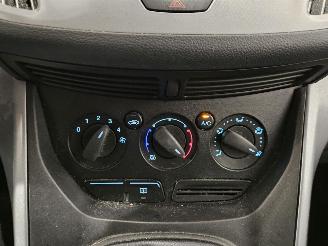 Ford C-Max 1.6 Ti-VCT 16V MPV  Benzine 1.596cc 77kW (105pk) FWD picture 13