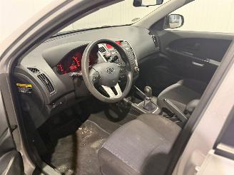 Kia Cee d 1.4 16V Combi/o  Benzine 1.396cc 66kW (90pk) FWD picture 9