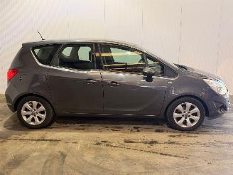 Opel Meriva 1.4 16V Ecotec MPV  Benzine 1.398cc 74kW (101pk) FWD picture 2