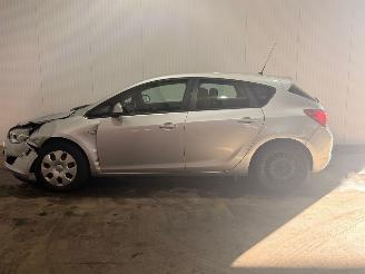 Opel Astra 1.7 CDTi 16V 110 Hatchback 4Dr Diesel 1.686cc 81kW (110pk) FWD picture 2