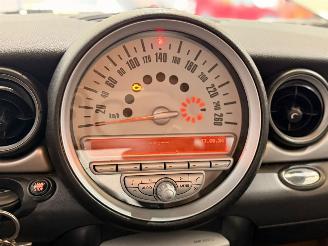 Mini Mini 1.4 16V One Hatchback  Benzine 1.397cc 70kW (95pk) FWD picture 13