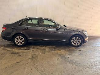 Mercedes C-klasse 2.2 C-180 CDI 16V BlueEFFICIENCY Sedan 4Dr Diesel 2.148cc 88kW (120pk) RWD picture 2