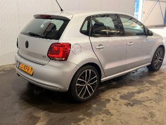 damaged passenger cars Volkswagen Polo 1.4 16V Hatchback  Benzine 1.390cc 63kW (86pk) FWD 2010/10