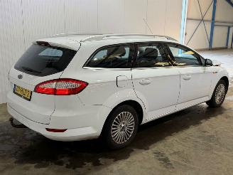 Coche accidentado Ford Mondeo 1.6 Ti 16V Combi/o  Benzine 1.596cc 92kW (125pk) FWD 2009/1