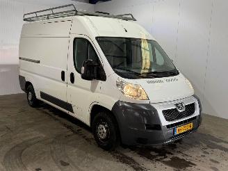 damaged commercial vehicles Peugeot Boxer 2.2 HDi 150 Bestel  Diesel 2.198cc 110kW (150pk) FWD 2014/3