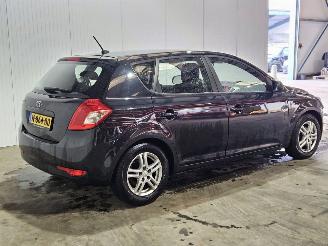  Kia Cee d 1.4 CVVT 16V Hatchback 4Dr Benzine 1.396cc 66kW (90pk) FWD 2010/5