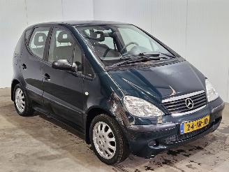 Damaged car Mercedes A-klasse 1.4 A-140 AUTOMAAT Hatchback  Benzine 1.397cc 60kW (82pk) 2001/2