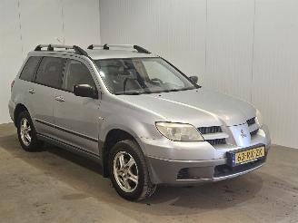 Schadeauto Mitsubishi Outlander 2.0 16V 4x2 SUV  Benzine 1.997cc 100kW (136pk) FWD 2005/10