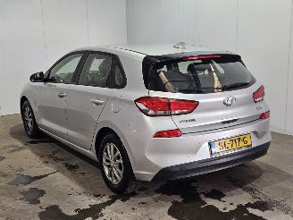 krockskadad bil auto Hyundai I-30 1.6 CRDi 16V VGT Hatchback  Diesel 1.582cc 81kW (110pk) FWD 2018/5