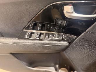 Kia Niro 1.6 GDI Hybrid SUV picture 18