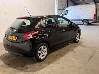 Peugeot 208 1.0 Vti 12V PureTech Hatchback  Benzine picture 3