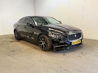 Voiture accidenté Jaguar XE 2.0 D Corporate Edition R-Sport 2016/10
