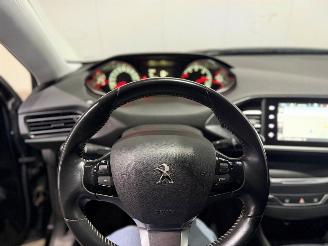 Peugeot 308 1.6 BlueHDI Blue Lease picture 13
