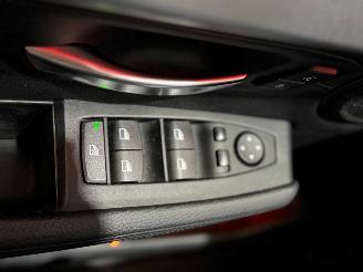 BMW 2-serie 220i Essential picture 15