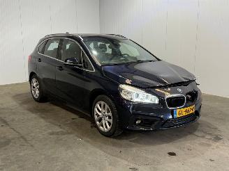 BMW 2-serie 220i Essential picture 5