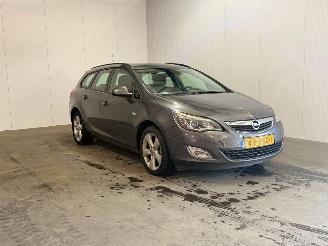 Voiture accidenté Opel Astra SPORTS TOURER 1.4 Turbo Edition 2011/3