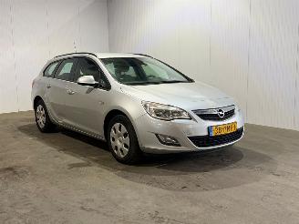 uszkodzony samochody osobowe Opel Astra SPORTS TOURER 1.4 Edition 2011/2
