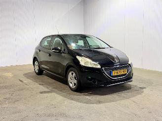 Schadeauto Peugeot 208 1.0 PureTech Access 2014/10