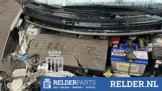 Vrakbiler auto Toyota Yaris Yaris II (P9), Hatchback, 2005 / 2014 1.33 16V Dual VVT-I 2010/5