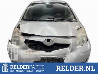 Coche siniestrado Toyota Yaris Yaris II (P9), Hatchback, 2005 / 2014 1.33 16V Dual VVT-I 2011/3