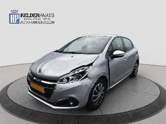 Schadeauto Peugeot 208 1.2 VVTI 2016/9