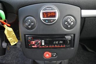 Renault Clio 1.2 16V picture 14