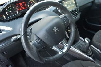 Peugeot 2008 1.2 vvti Pure Tech picture 10
