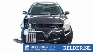 Vrakbiler auto Toyota Yaris Yaris II (P9), Hatchback, 2005 / 2014 1.33 16V Dual VVT-I 2009/6