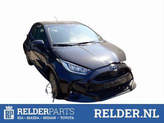 Vrakbiler auto Toyota Yaris Yaris IV (P21/PA1/PH1), Hatchback, 2020 1.5 12V Hybrid 115 2020/12