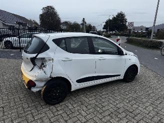 Hyundai I-10 1.0i cool navi picture 7