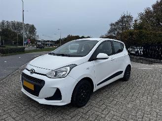 Schadeauto Hyundai I-10 1.0i cool navi 2018/10