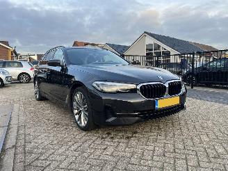 Voiture accidenté BMW 5-serie 5-serie Touring -  530e xDrive High Executive 2022/3