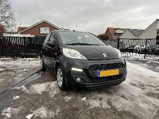 Coche accidentado Peugeot 107 1.0 ACTIVE nieuwe apk 2012/5