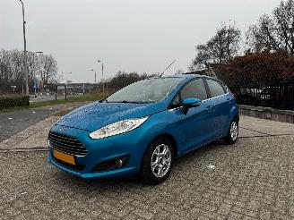 uszkodzony samochody osobowe Ford Fiesta 1.6 TDCi Lease Titanium 2013/9